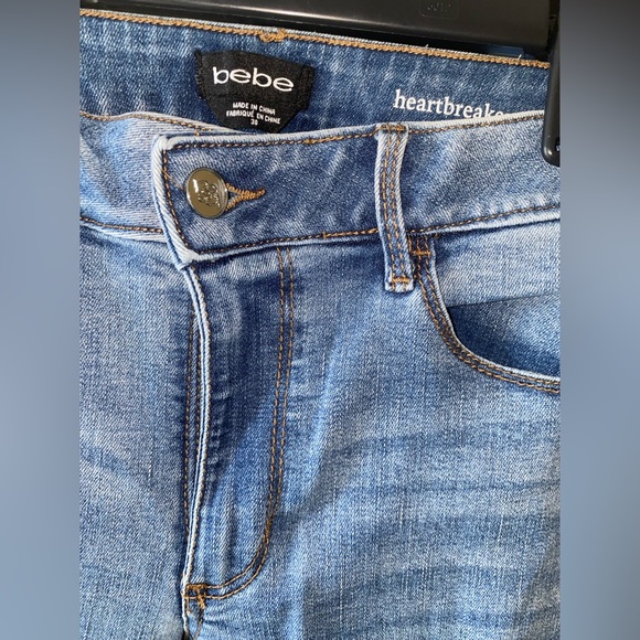 Woman’s BEBE jeans - Picture 2 of 6